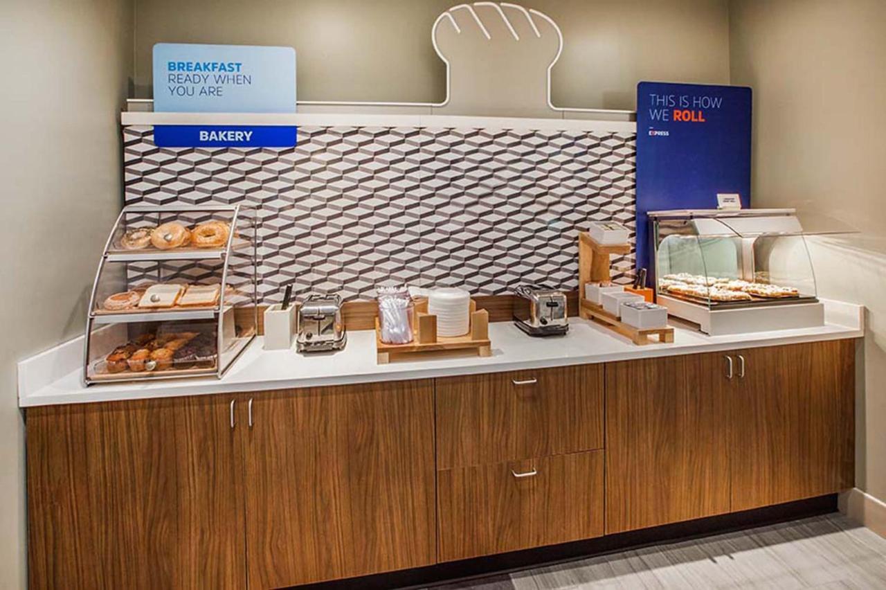 Holiday Inn Express & Suites - Ottawa By Ihg Exteriör bild